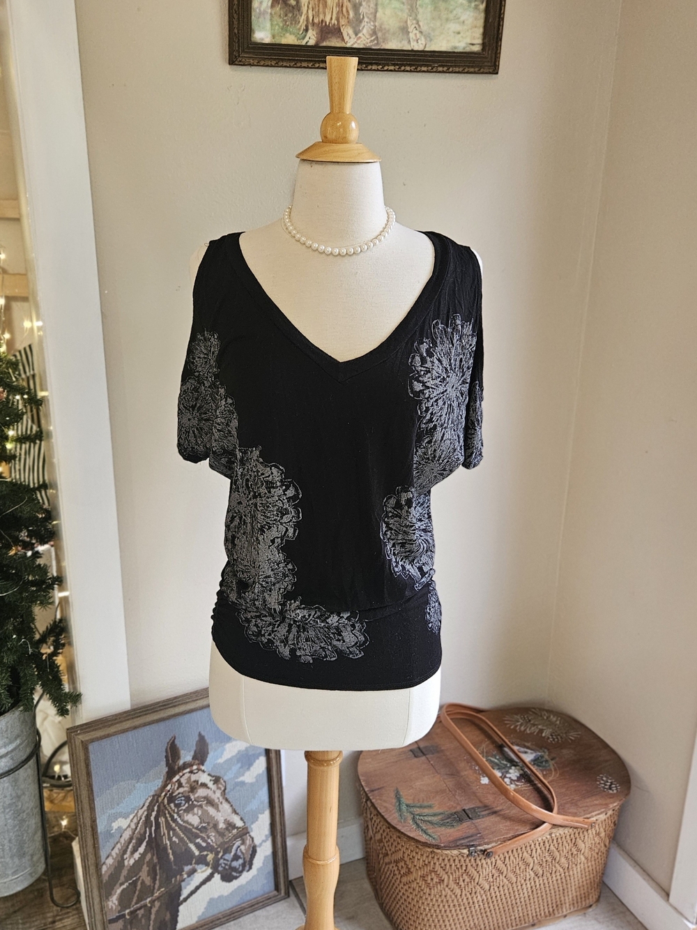 Black V-Neck Floral Print Women's Top With Cold Shoulder Sleeves